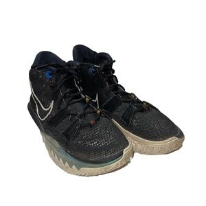 Nike Kylie Man Shoes Size 9